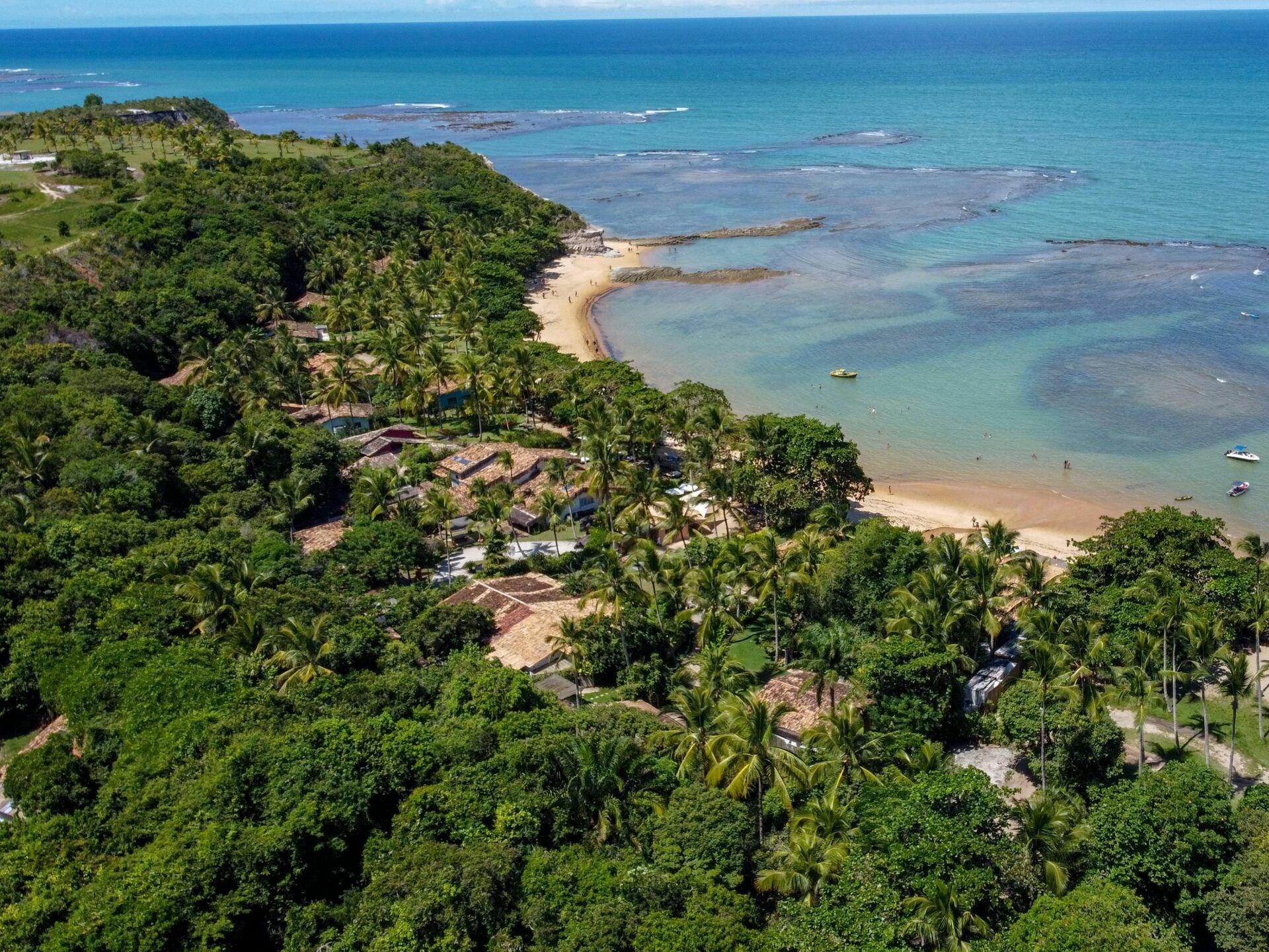 Foto Praia do Espelho: como chegar, onde ficar e o que fazer nesse paraíso perto de Trancoso Foto Praia do Espelho: como chegar, onde ficar e o que fazer nesse paraíso perto de Trancoso - Imagem 0